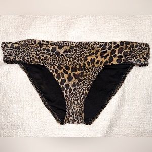 Victorias Secret Very Sexy leopard Skull Print Bikini Bottom
